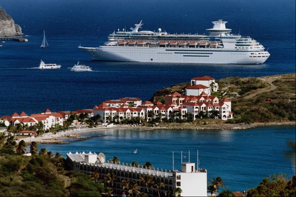 638070 Cruise Ship, Divi Resort, St. Maarten A4 Photo Print