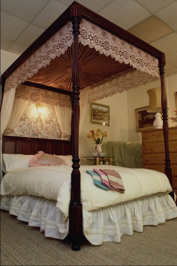638087 Four poster Bed In Hotel Room, England A4 Photo Print