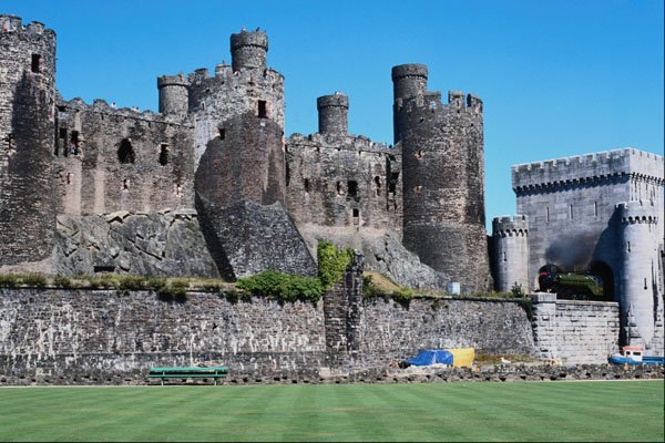 640006 North Wales Coast Steam Train, Conwy Castle, Gwynedd A4 Photo Print