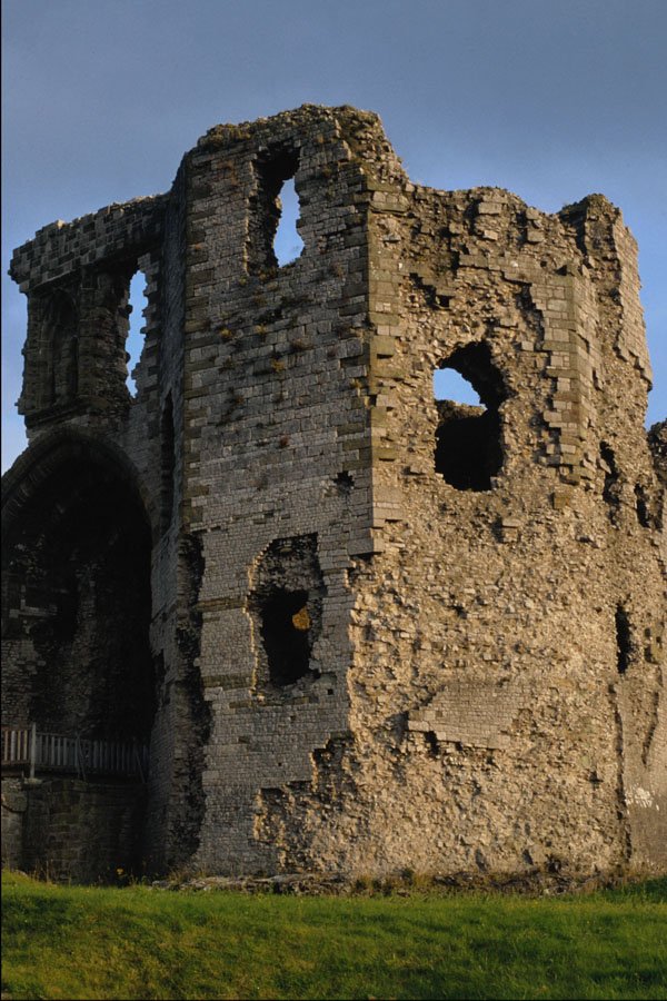 640019 Denbigh Castle A4 Photo Print