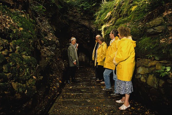 640045 Guided Tour, Trefriw Spa, Gwynedd A4 Photo Print