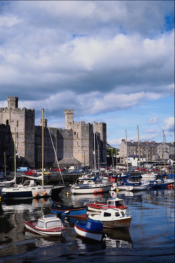 640053 Caernarfon Castle, Caernarfon, Snowdonia A4 Photo Print