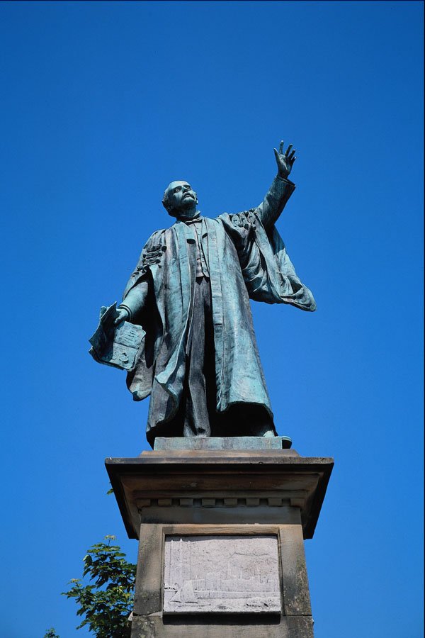 640059 Thomas Edward Ellis Statue, Bala, Snowdonia A4 Photo Print