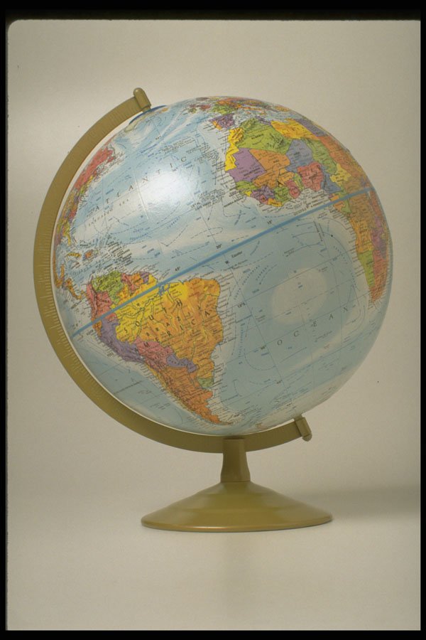 643003 Globe A4 Photo Print
