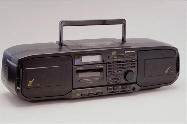 643054 Radio K7 Combo A4 Photo Print