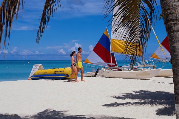 647022 Couple On Beach, Aruba, West Indies A4 Photo Print