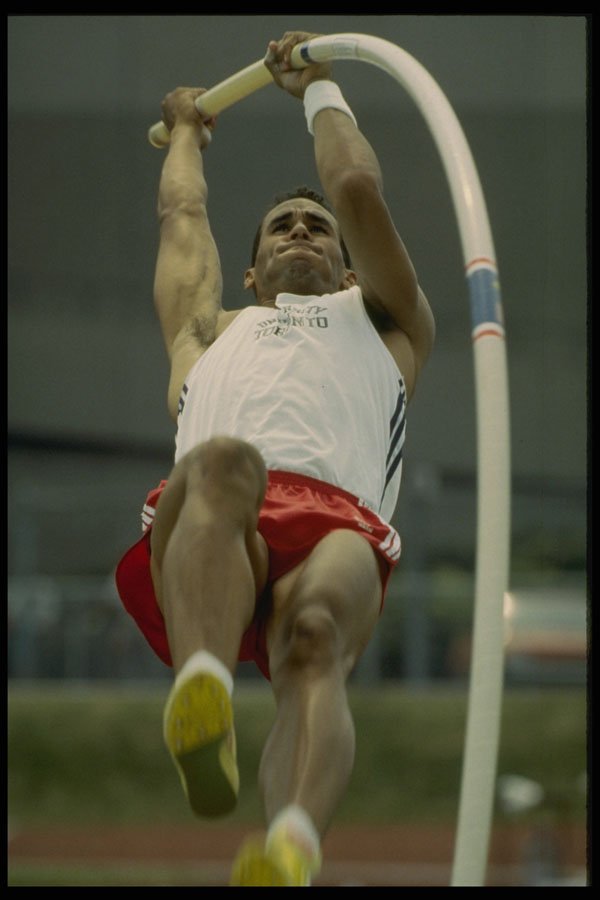 649037 Pole Vault A4 Photo Print