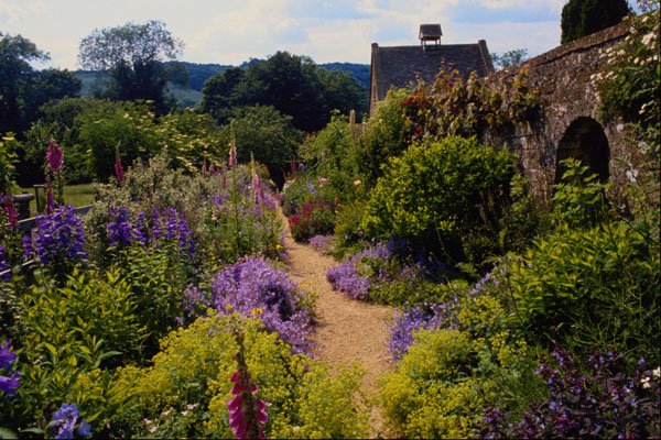 650048 Cotswold Garden A4 Photo Print