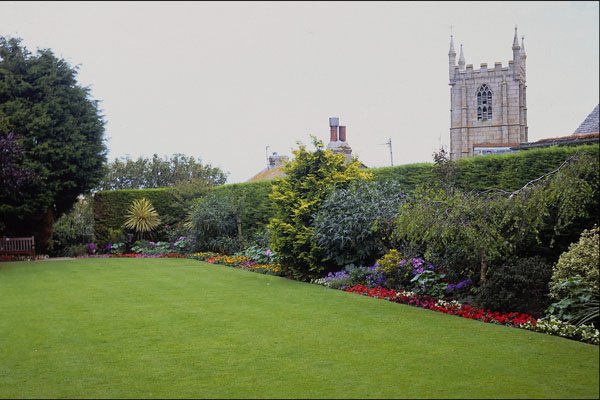 650063 Town Gardens At St. Ives, Cornwall, England A4 Photo Print