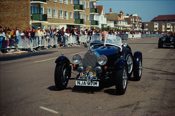 652041 Black Car A4 Photo Print