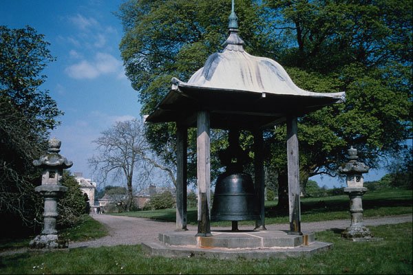 656000 Burmese Gong, Antony A4 Photo Print