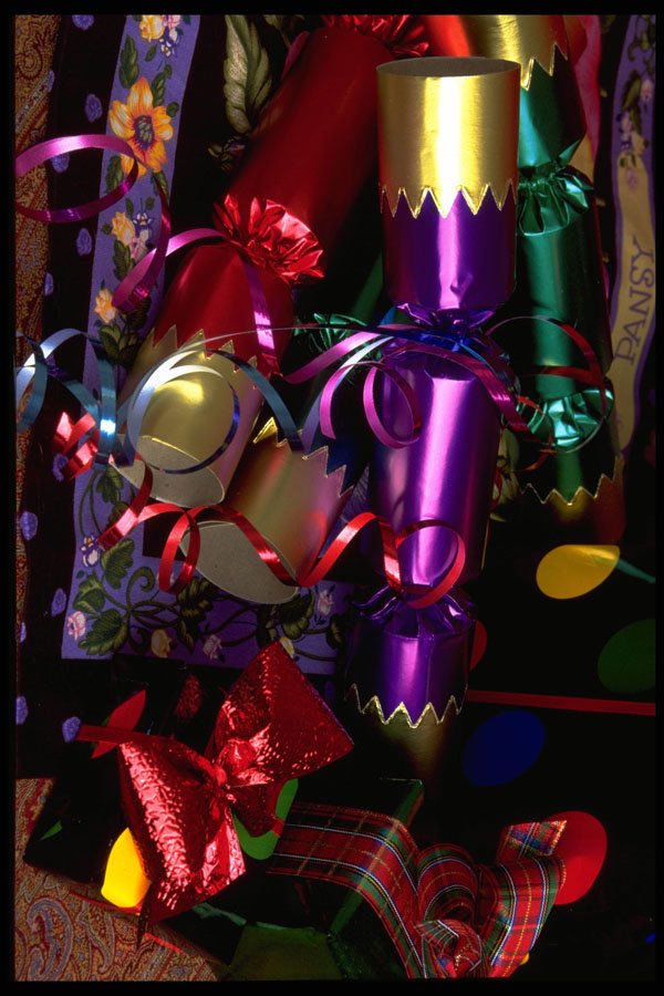 658005 Christmas Crackers A4 Photo Print