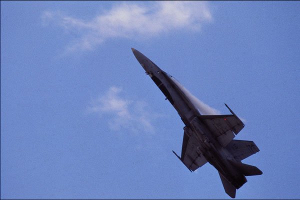 661005 CAF CF 18 In Climb, Trenton, 1990 A4 Photo Print
