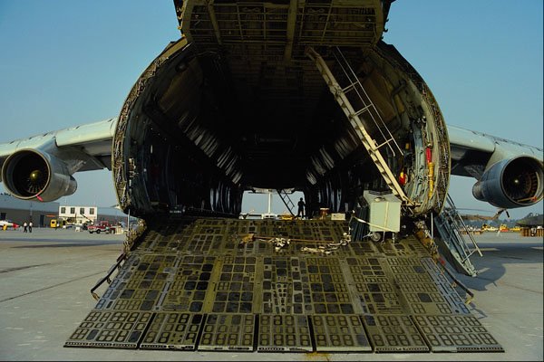 661047 C 5 Galaxy, Trenton, 1988 A4 Photo Print