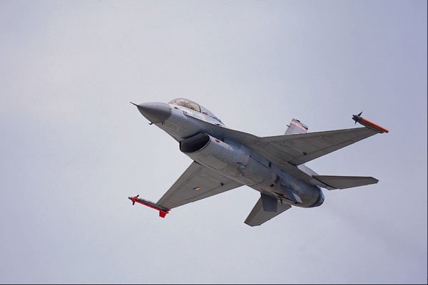 661085 RNLAF General Dynamics RF.16B Falcon In Flight A4 Photo Print