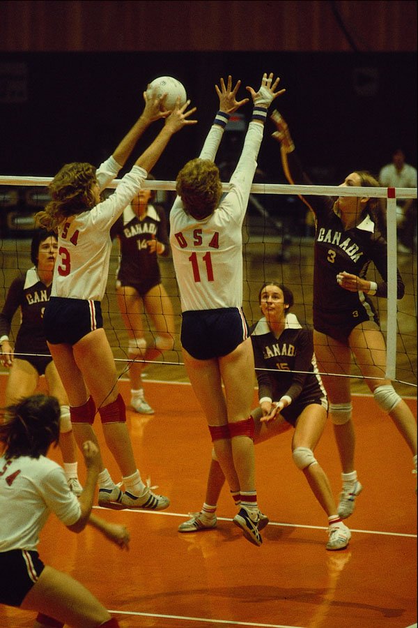 663058 Women's Volleyball A4 Photo Print