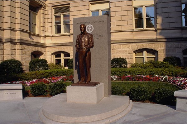 665091 Statue Of President Jimmy Carter, U.S.A. A4 Photo Print