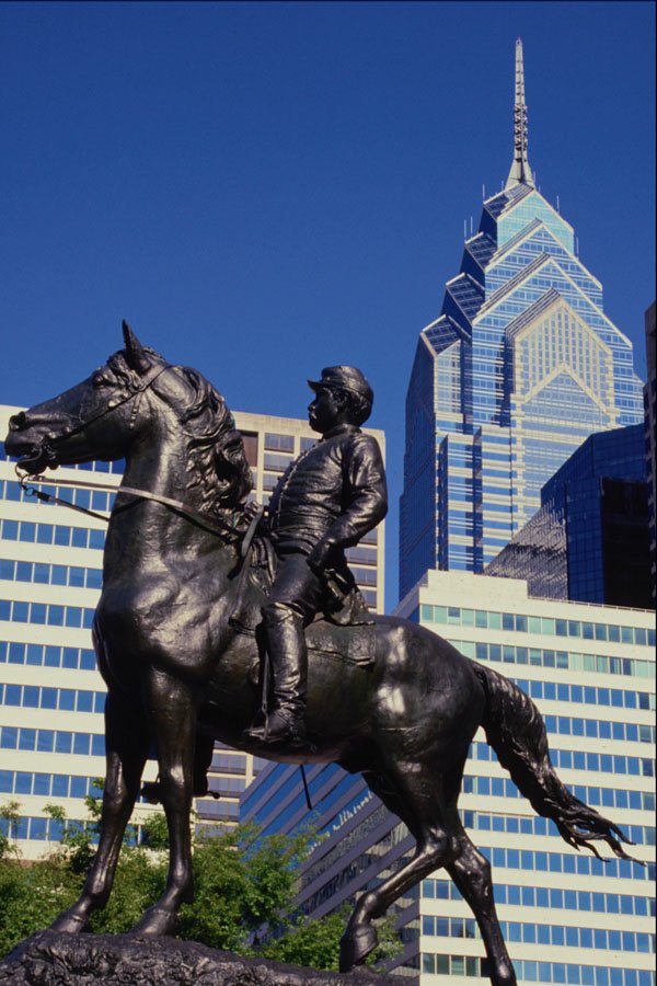 666026 Cavalry Soldier Surveys Urban Setting, Philadelphia, U.S.A. A4 Photo Print