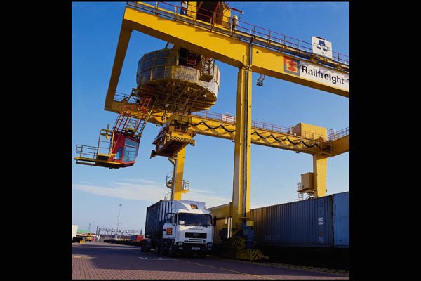 667047 Manchester Container Terminal, Overhead Crane A4 Photo Print