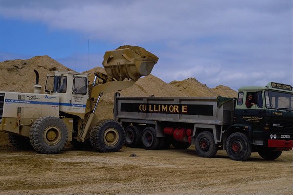 667053 Payloader, Loading Sand Into Lorry A4 Photo Print