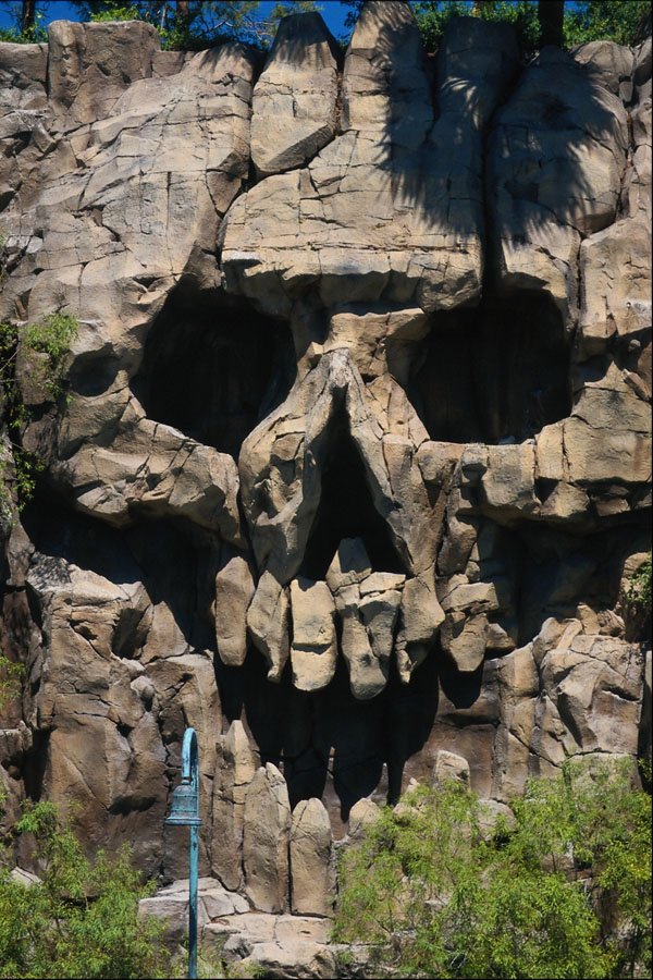 668080 Rock Skull A4 Photo Print