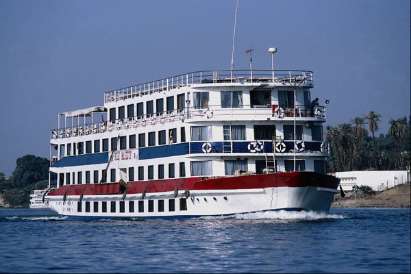 669085 Nile Cruiser A4 Photo Print