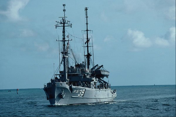 669093 US Navy Vessel Arrives At Honolulu A4 Photo Print