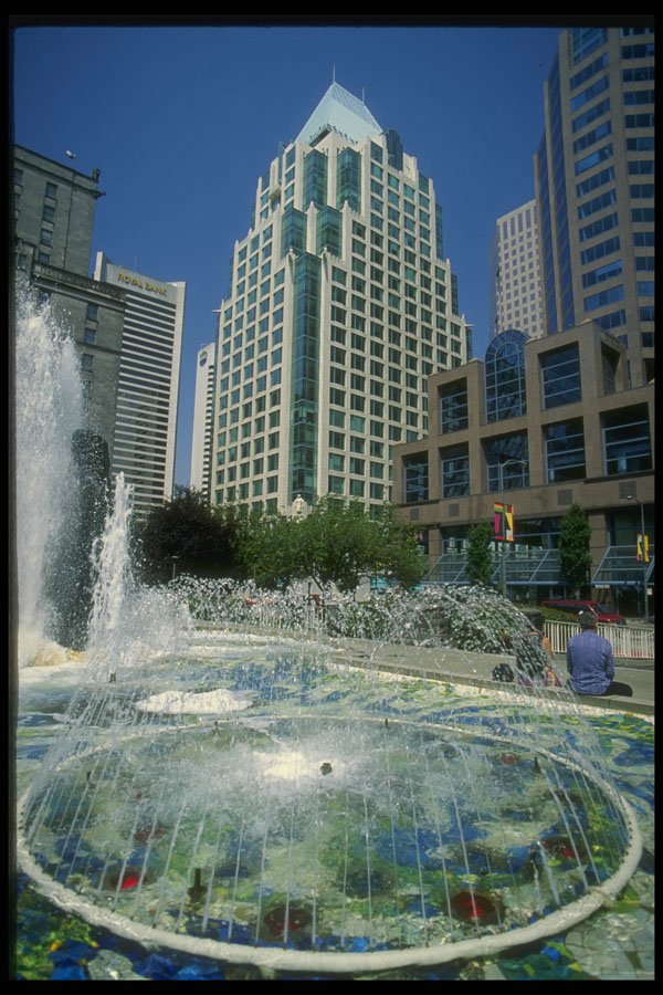670078 Art Gallery Park Fountain, Vancouver, B.C., Canada A4 Photo Print