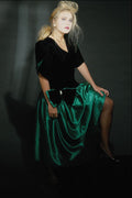 675043 Black And Green Velvet A4 Photo Print