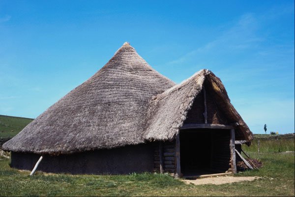 676025 Celtic Farmhouse Of Daub And Thatch A4 Photo Print