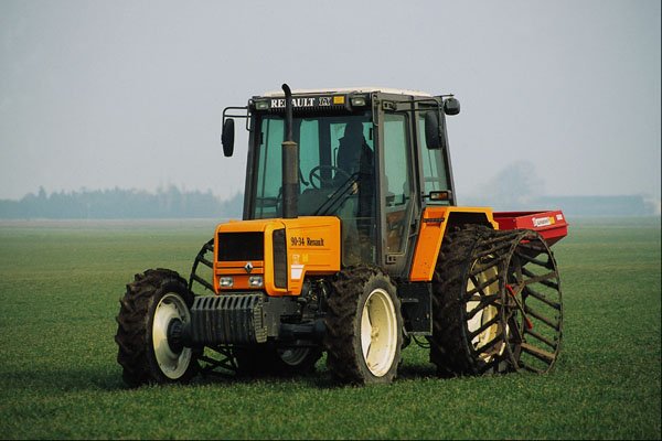 676087 Nitrogen Spreading, West Fens, Norfolk, England A4 Photo Print