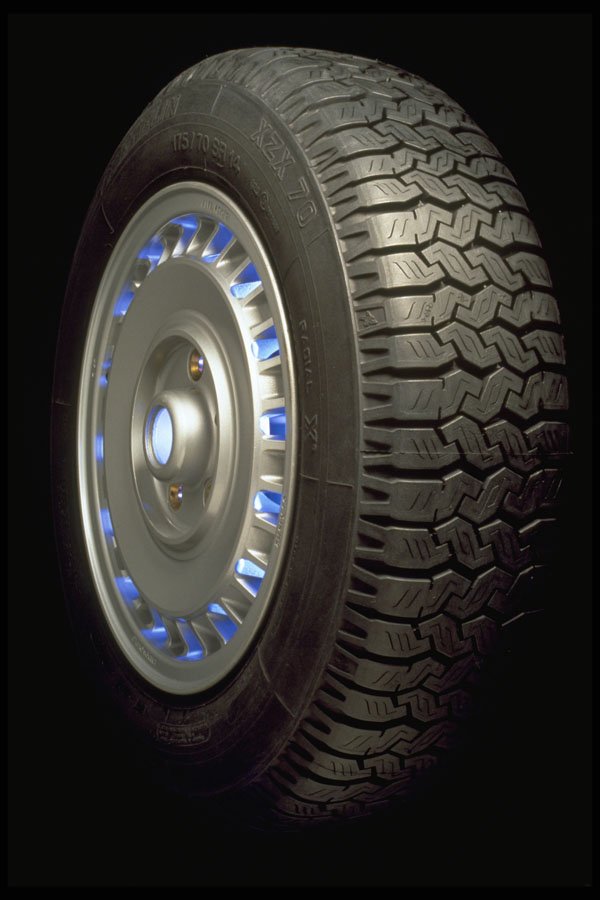 677017 Lightning wheel A4 Photo Print
