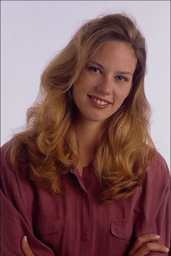 678022 Female Model, Beauty Shot, Smiling A4 Photo Print