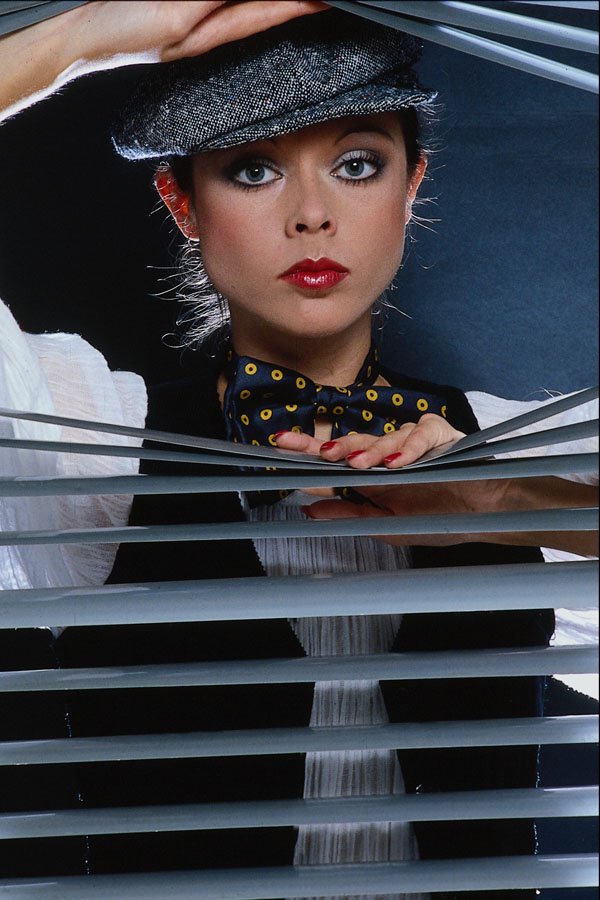678080 Girl Looking Through Blind A4 Photo Print