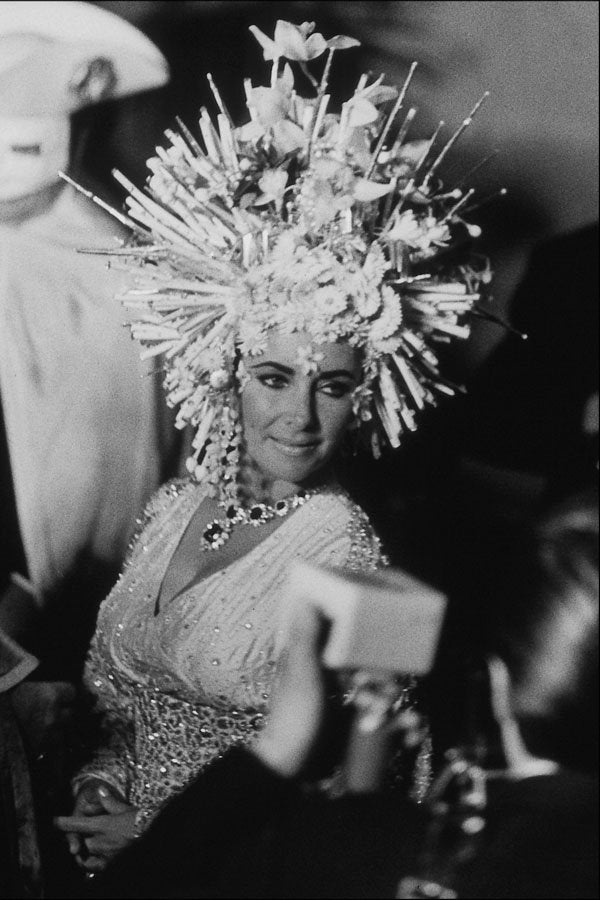 679060 Elizabeth Taylor, 1975, PA193764 A4 Photo Print