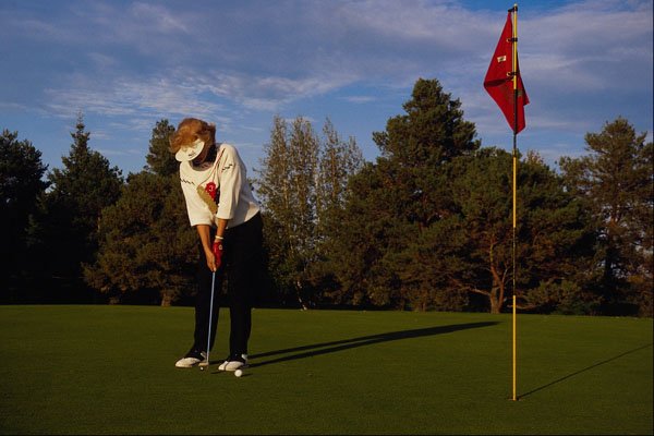 681076 Practice Putting, Hylands Golf Course, Ottawa, Canada A4 Photo Print