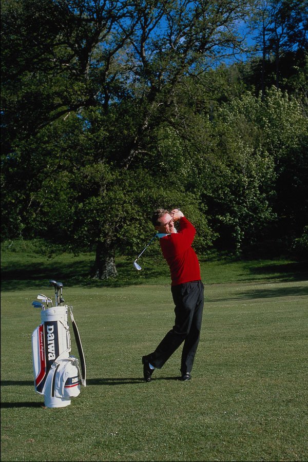 681096 Golfing A4 Photo Print