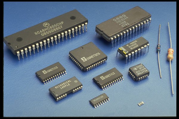 682007 Semiconductors And Resistors A4 Photo Print