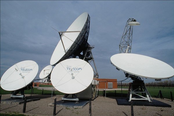 682015 Satellite Dishes At Madley, England A4 Photo Print