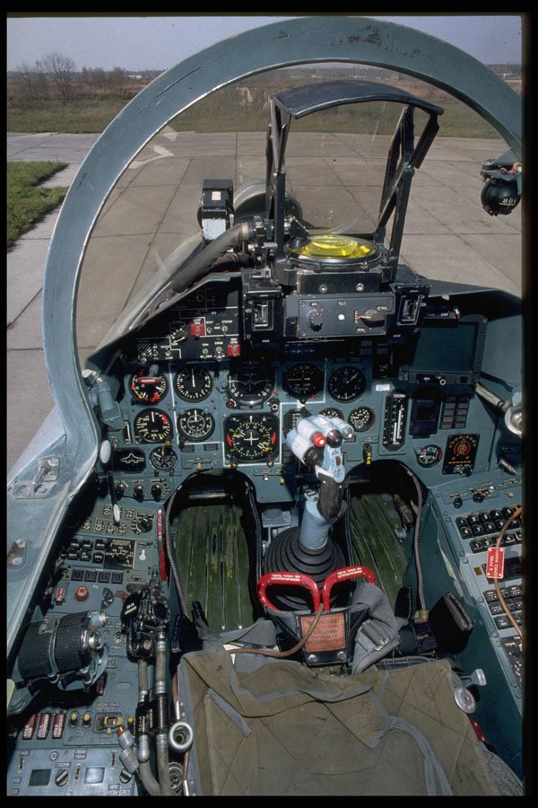 682049 Cockpit, Sukhoi Su 27 Fighter interceptor, Russian Air Force A4 Photo Print