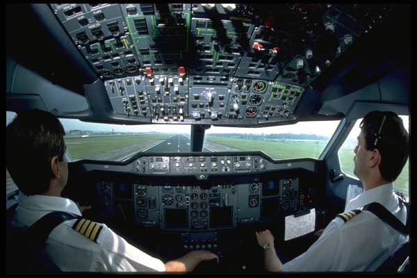 682062 Cockpit Interior 737 A4 Photo Print