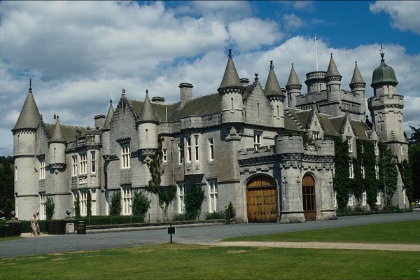 683061 Balmoral, Queen Of England's Scottish Residence A4 Photo Print