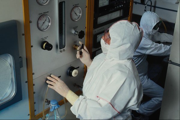 686076 Pharmaceutical Research A4 Photo Print