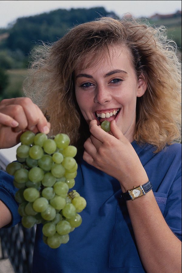 690032 Girl With Grapes, Austria A4 Photo Print