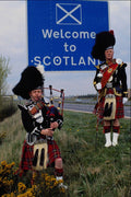 691023 Gateway To Scotland, Pipers Play At The Border A4 Photo Print