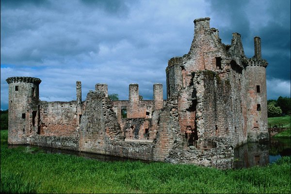691094 Caerlaverock Castle, Near Dumfries, Scotland A4 Photo Print