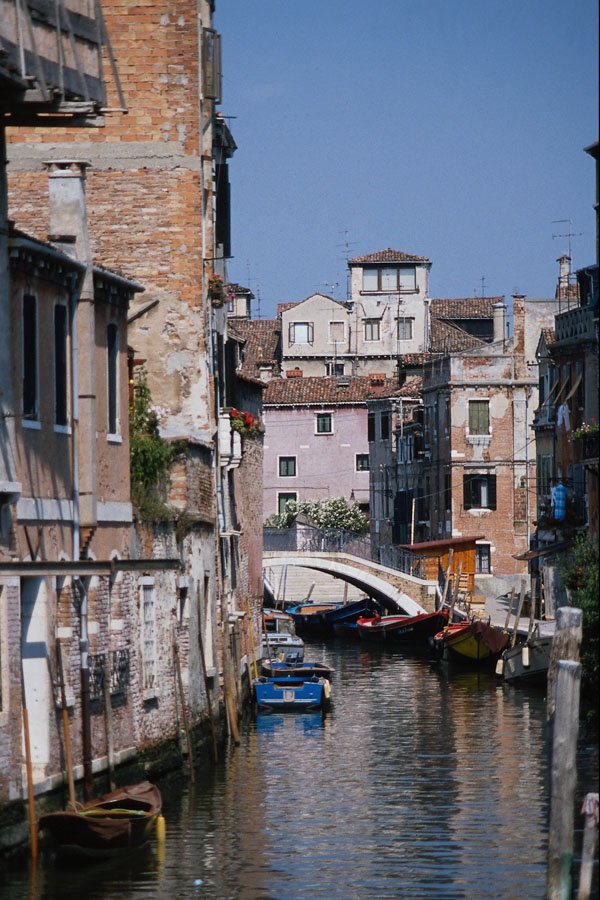 698004 Quiet Residential Quarter, Venice, Italy A4 Photo Print