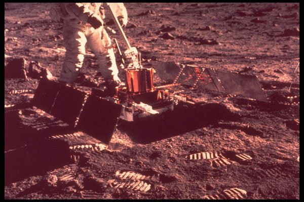 706013 Buzz Aldrin Deploys Seismic Package, Courtesy NASA A4 Photo Print