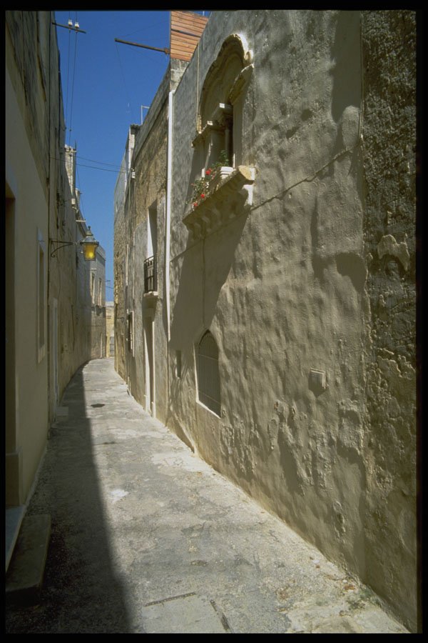708081 View Down Side Street, Mdina, Malta A4 Photo Print