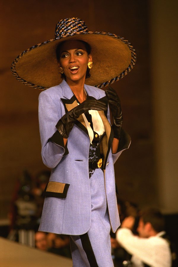 712047 Woman In Light Blue Suit With Heavy Black Edging And Hat A4 Photo Print